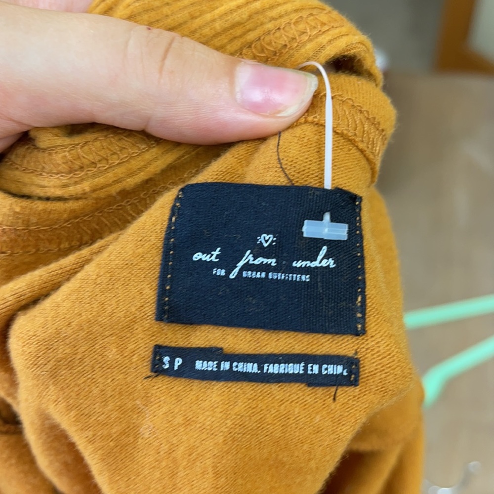 Urban Outfitters Crop Top - Picture 9 of 13